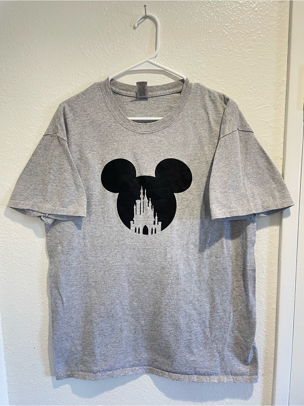 🏰 EPIC Disney Mickey Castle Graphic Tee • Men's L 🏰